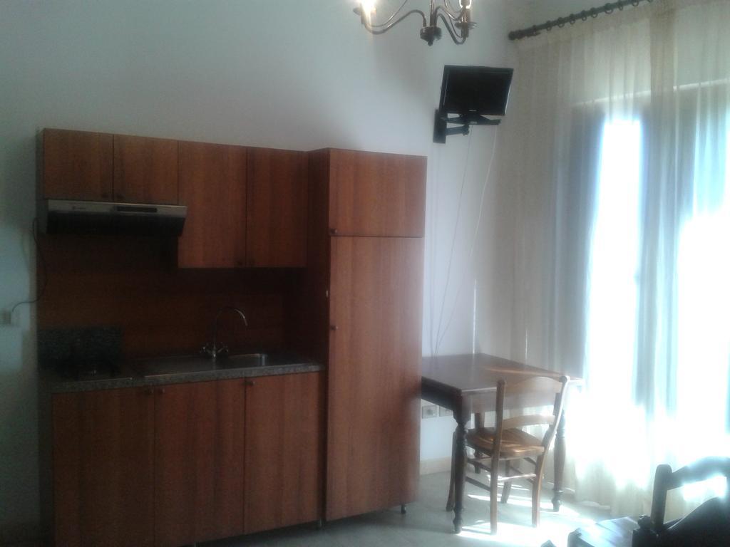 Residence Gnura Momma Locri Zimmer foto