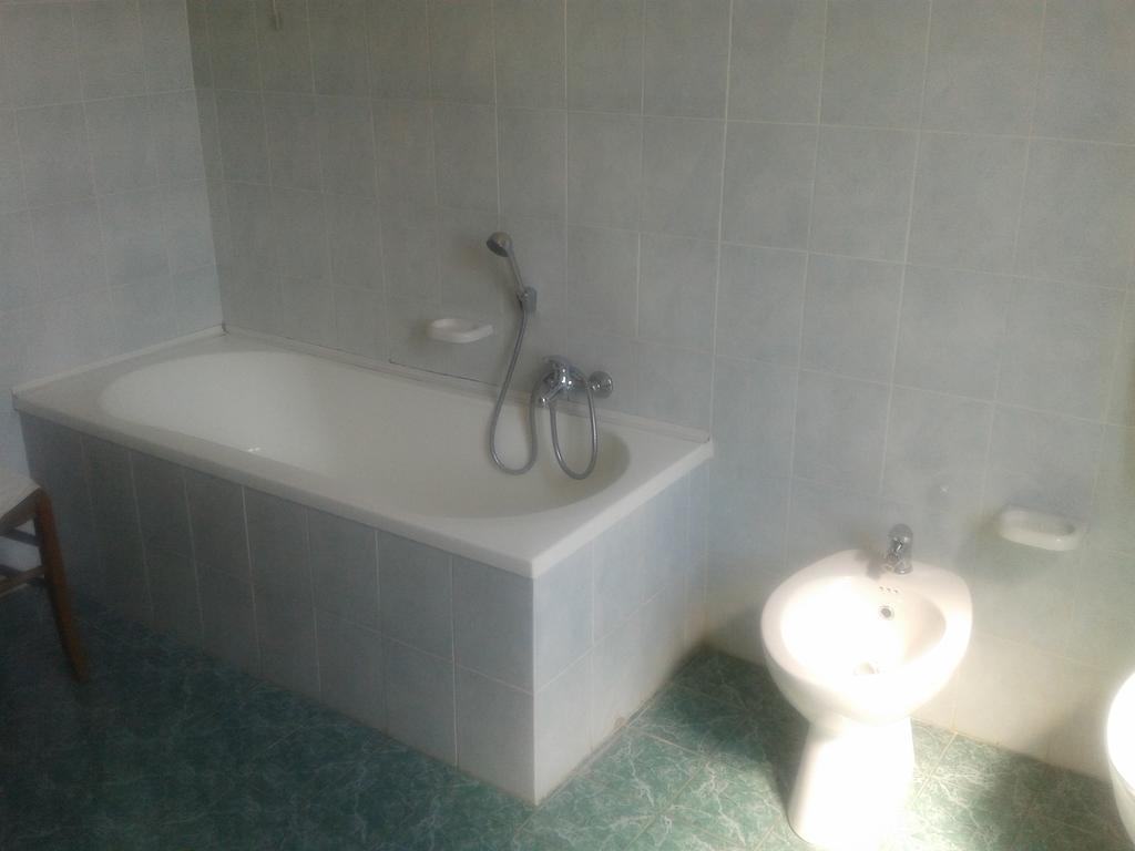 Residence Gnura Momma Locri Zimmer foto