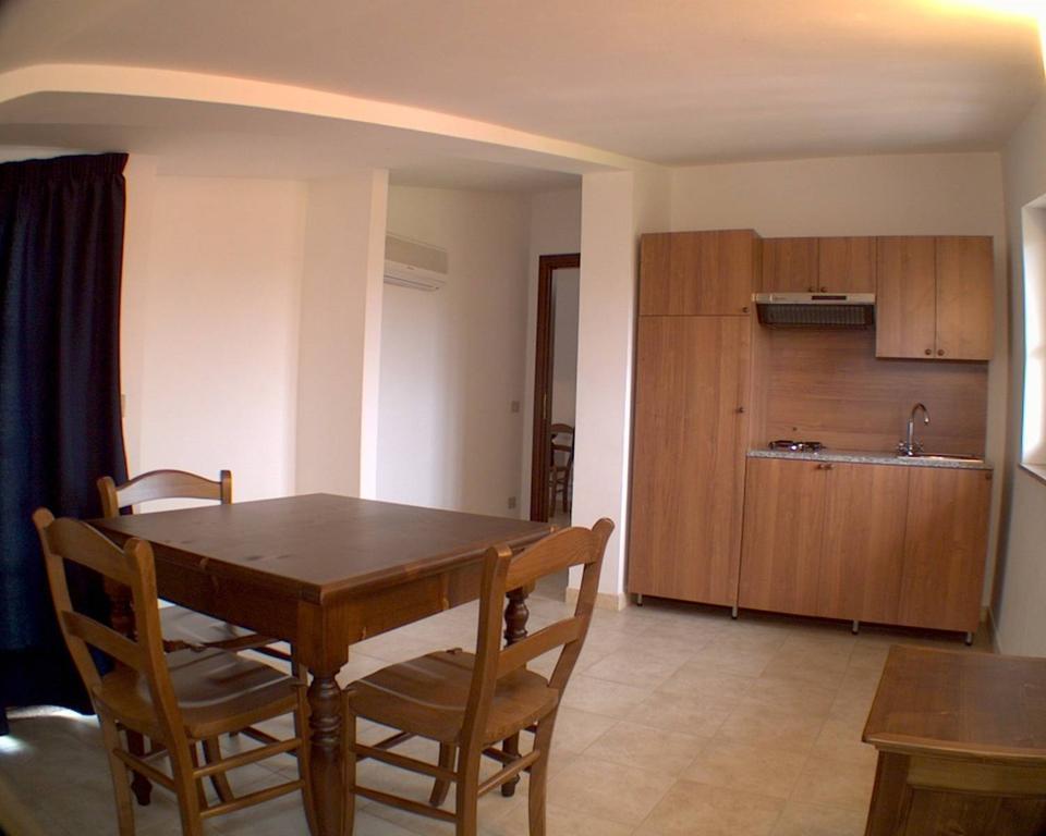 Residence Gnura Momma Locri Zimmer foto